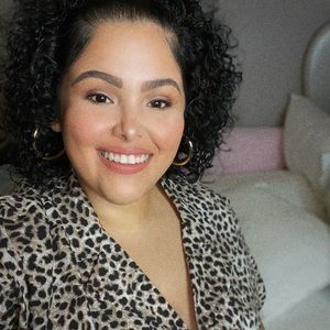 Meet your Posher, Dania